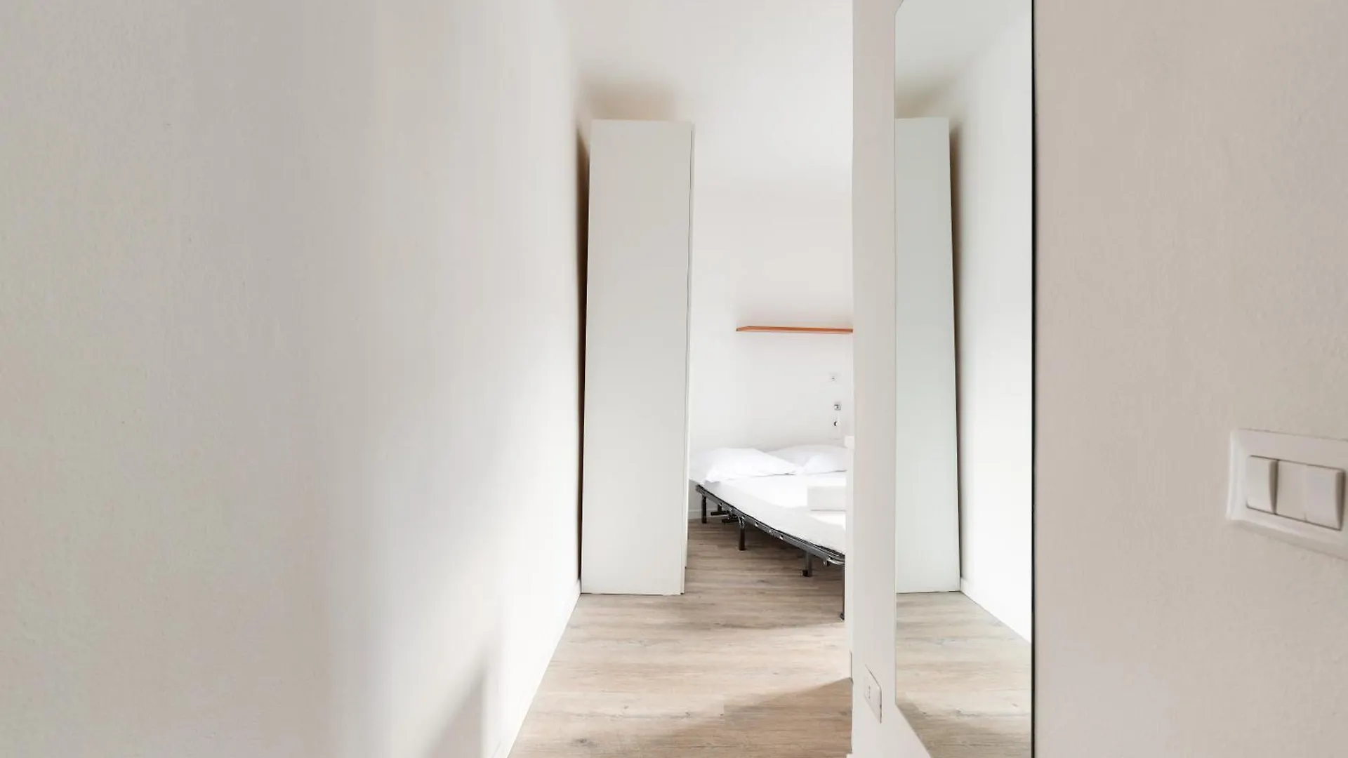 Milano Isola Cozy Studio 0*, Milán